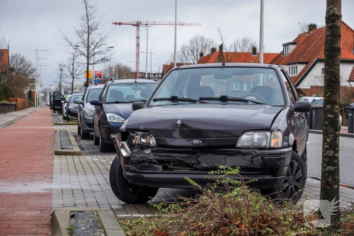 Auto botst achter op bestelbus (Amersfoort)
