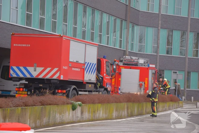 Personen gewond na omgevallen boom in restaurant ziekenhuis