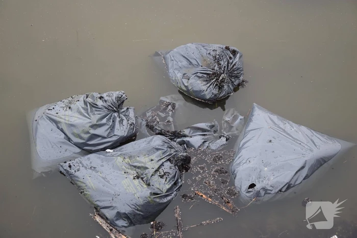 Drugsafval gedumpt in sloot