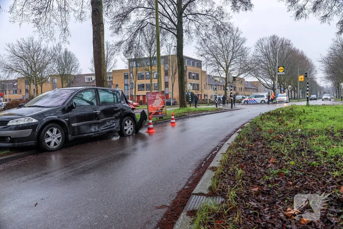 Forse schade na ongeval op kruising (Gouda)