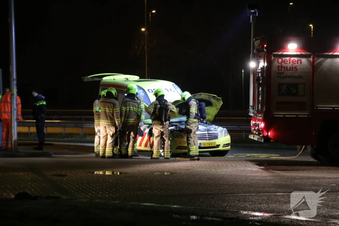 Ambulance vliegt in brand tijdens spoedrit
