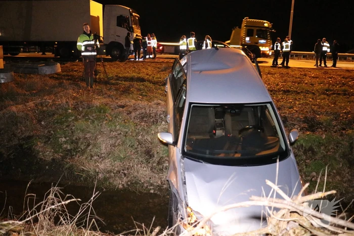 Vrachtwagen in botsing met meerdere auto's