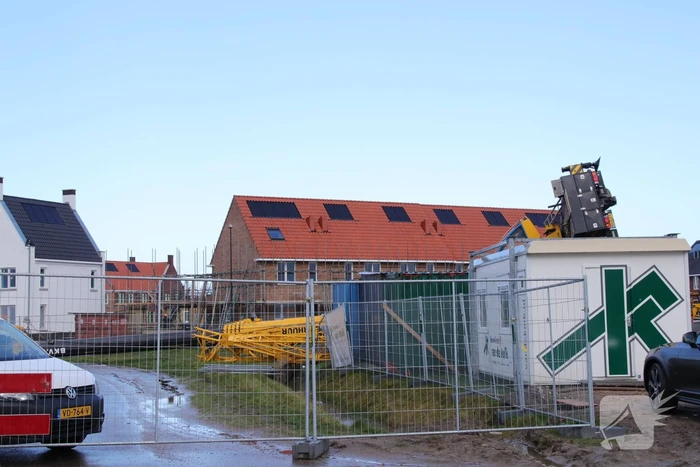 VIDEO: Bouwkraan in nieuwbouwwijk omgevallen (Voorthuizen)