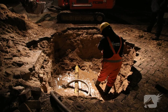 Zesenzestig huishoudens zonder water door gesprongen waterleiding (Barneveld)