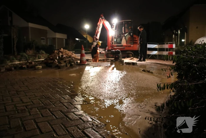 Zesenzestig huishoudens zonder water door gesprongen waterleiding (Barneveld)