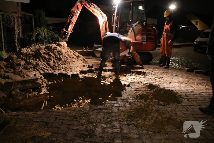 Zesenzestig huishoudens zonder water door gesprongen waterleiding (Barneveld)