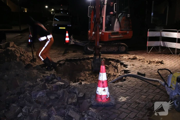 Zesenzestig huishoudens zonder water door gesprongen waterleiding (Barneveld)
