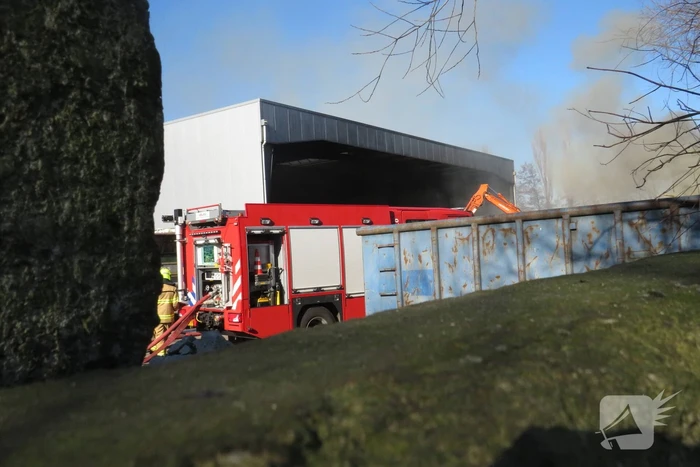 Veel rook bij brand afvalverwerker Remondis