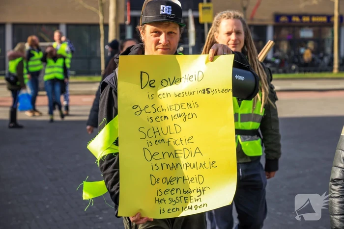 Gele hesjes demonstratie tegen NOS
