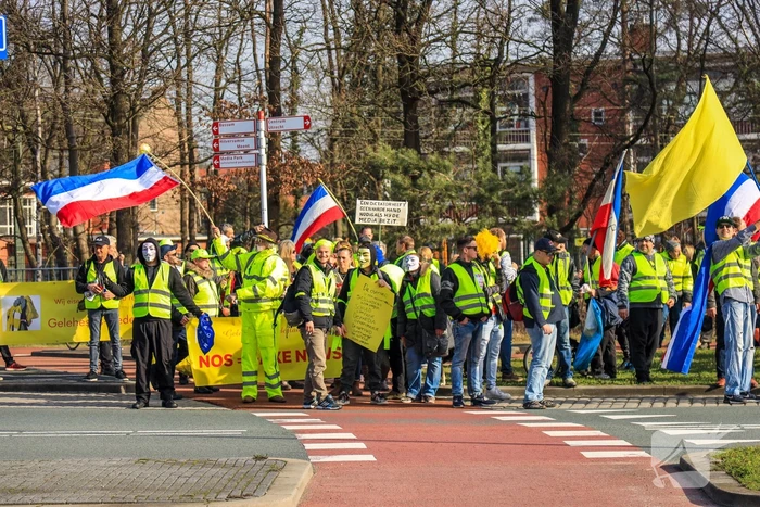 Gele hesjes demonstratie tegen NOS