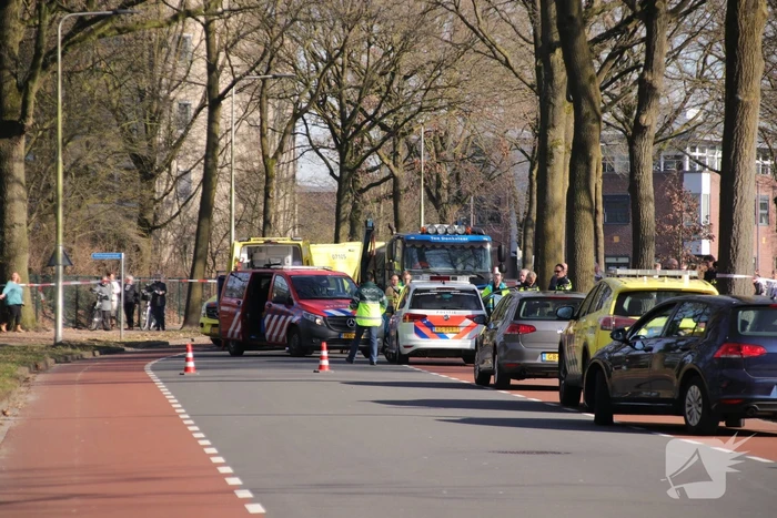 Fietsster overleden bij aanrijding met vrachtwagen (Bennekom)