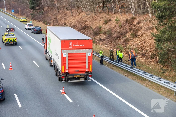 Snelweg-loper aangereden door vrachtwagen (Zeist)