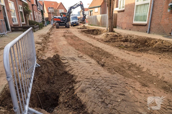 Waterlekkage in opengebroken straat (Amersfoort)