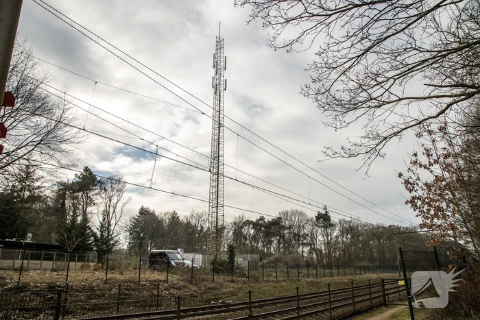 Zendmast Vlasakkers verdwijnt (Amersfoort)