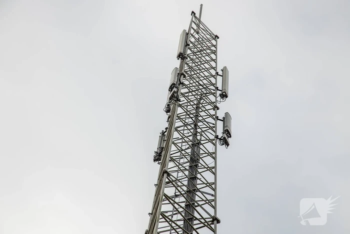 Zendmast Vlasakkers verdwijnt (Amersfoort)