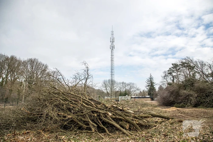 Zendmast Vlasakkers verdwijnt (Amersfoort)