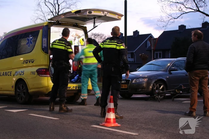 Fietser breekt been bij aanrijding met auto