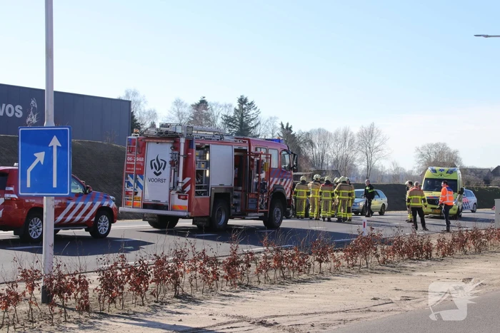 Gewonde bij kop-staart aanrijding tussen drie voertuigen (Voorst)