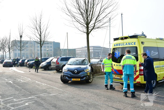 Drie auto's zwaar beschadigd bij crash (Huizen)