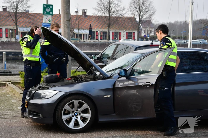 Drie auto's zwaar beschadigd bij crash (Huizen)