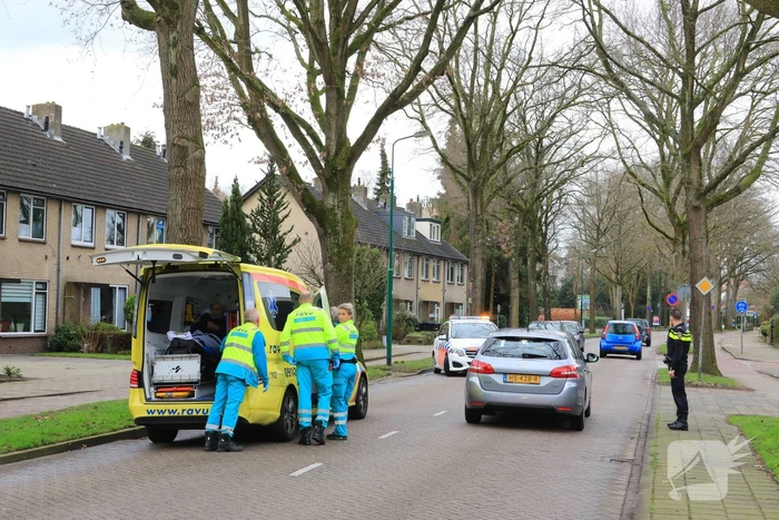 Fietsster gewond na aanrijding motor (Baarn)