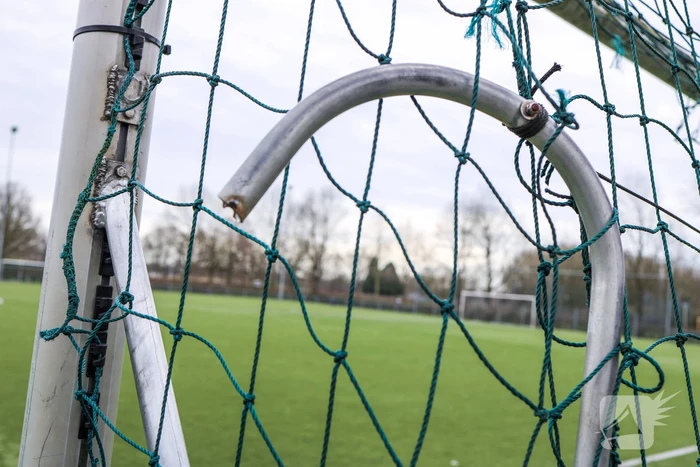 Doelen vernield voetbalclub VVZA (Amersfoort)