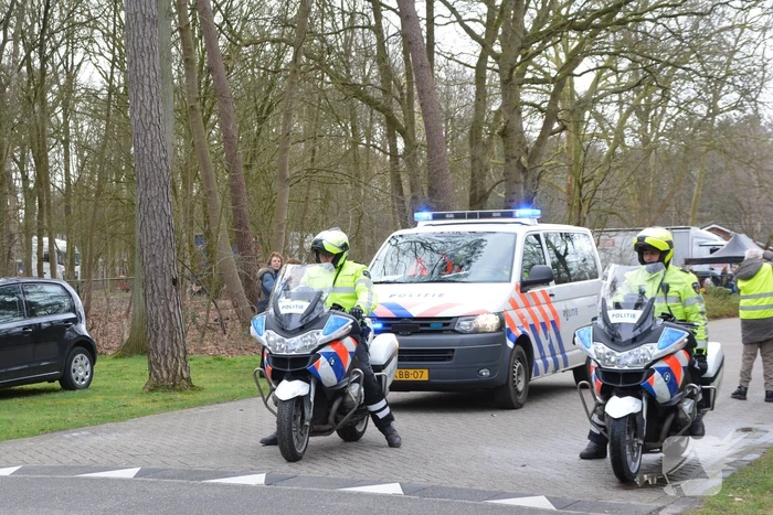 30ste Gooise Karavaan toeterend door de regio