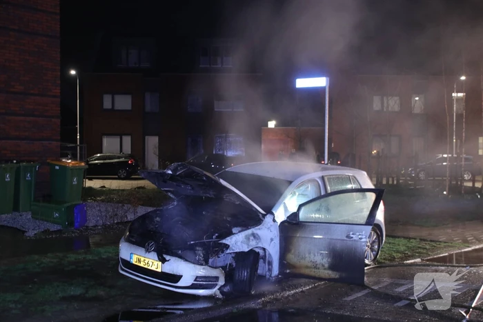 Auto verwoest door brand