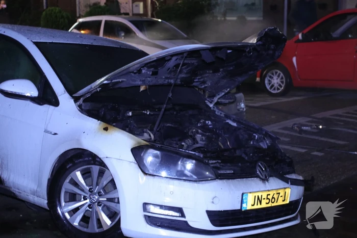 Auto verwoest door brand