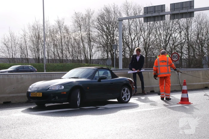 Opnieuw auto uit de bocht gevlogen op beruchte afrit