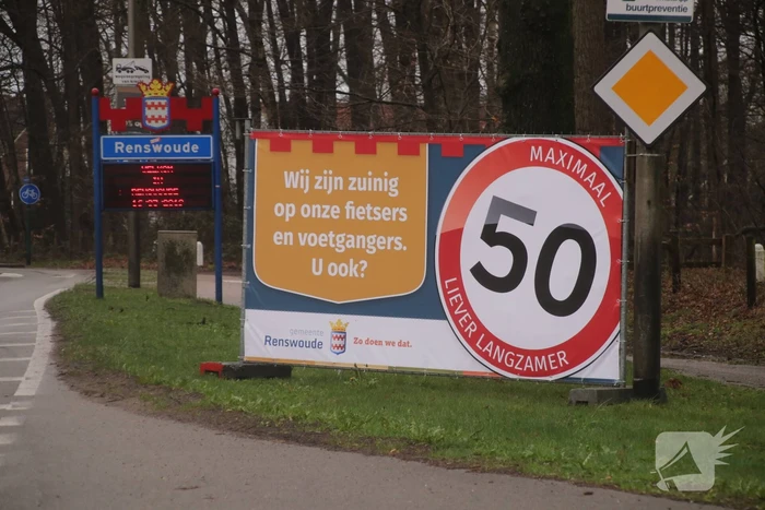 Renswoude plaatst borden om de Dorpsstraat veiliger te maken