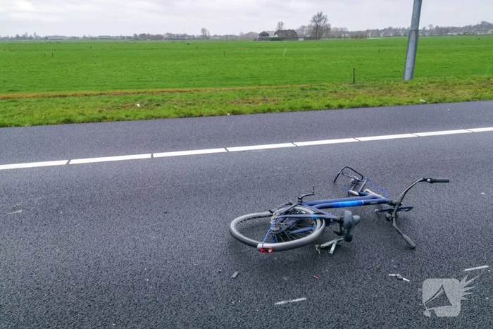 Automobilist verliest fiets op snelweg