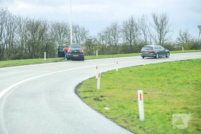 Auto uit de bocht gevlogen