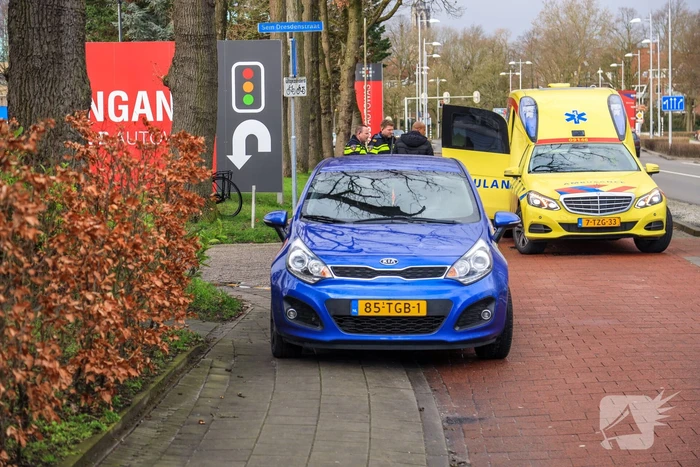 Fietsster gewond na botsing met auto