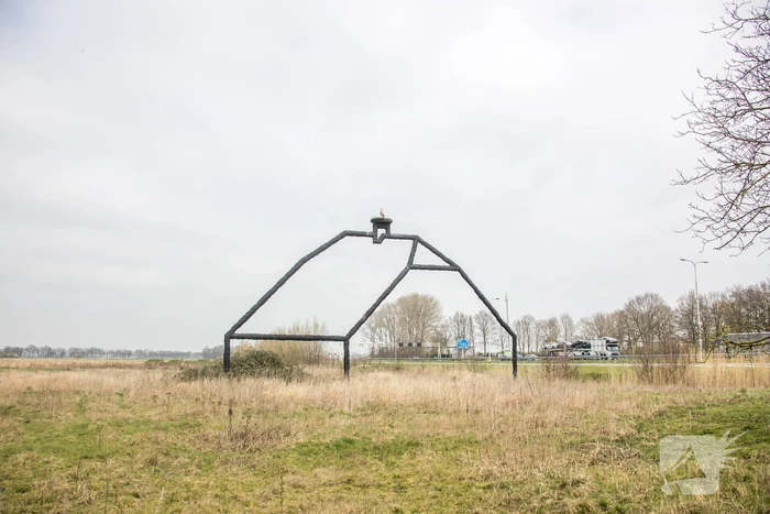 Ooiervaars werken weer aan uitbreiding op kunstwerk Uiverhoeve