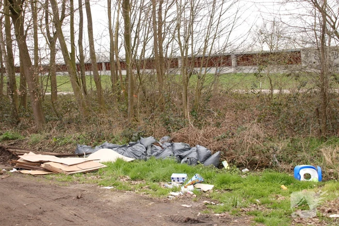 Partij hennepafval gedumpt op carpoolplaats