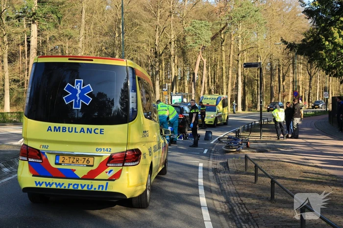 Fietsster ernstig gewond na aanrijding
