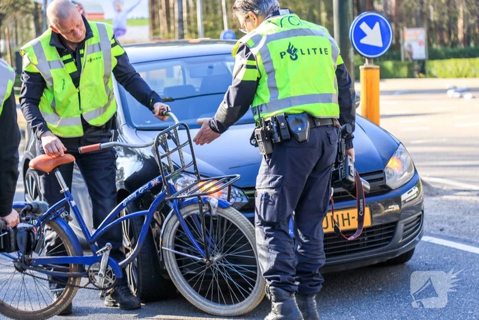 Fietsster ernstig gewond na aanrijding