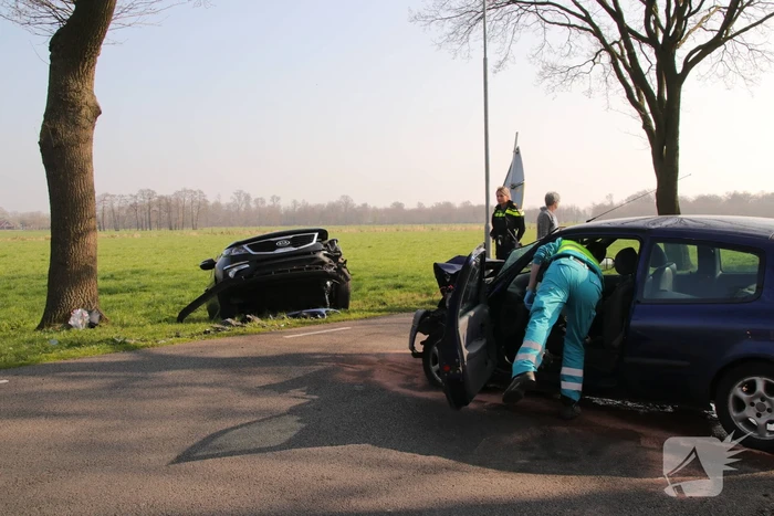 Persoon gewond bij frontale aanrijding, Hoevelakenseweg