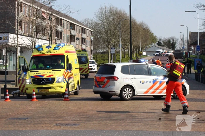 Fietser zwaargewond na botsing met aanhanger