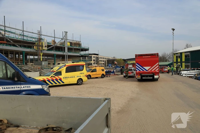 Persoon ernstig gewond op bouwplaats