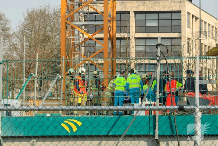 Persoon ernstig gewond op bouwplaats