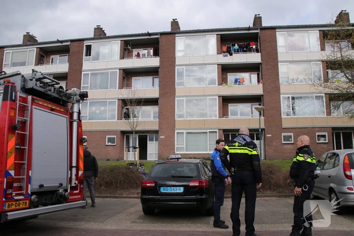 Tien flatwoningen kort ontruimd na brand in keuken
