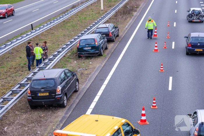 Drukke avondspits door meerdere ongevallen, A1