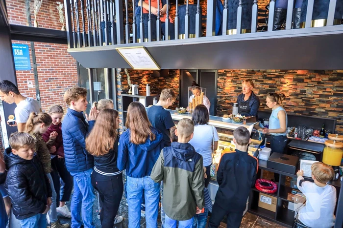 Lange rij voor gratis ijs