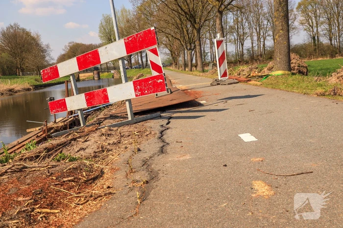 Fietspad afgesloten door instortingsgevaar