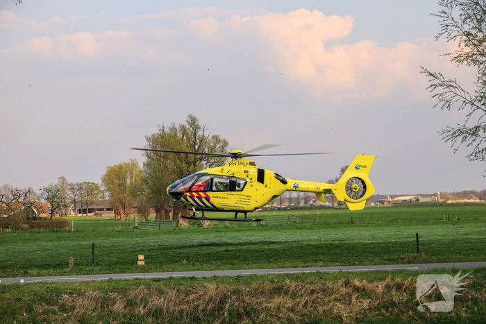 Fietsster zwaargewond bij aanrijding met auto