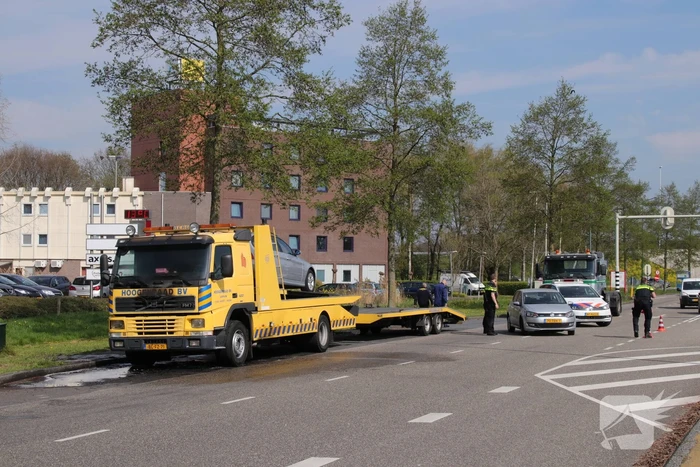 Bergingsvoertuig vat vlam