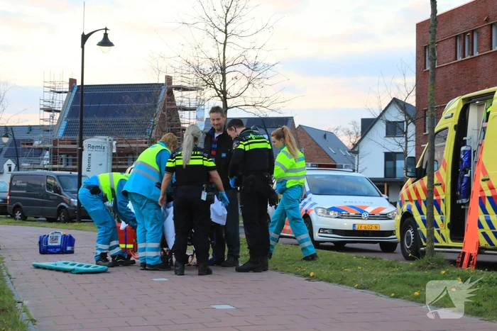 E-bikester gaat hard onderuit en raakt gewond