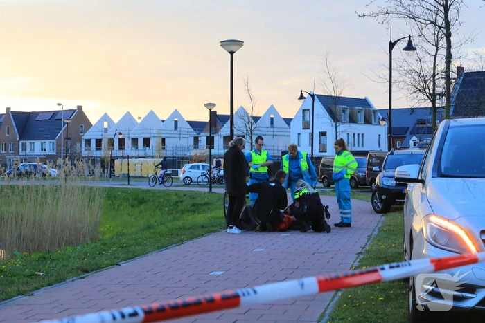 E-bikester gaat hard onderuit en raakt gewond